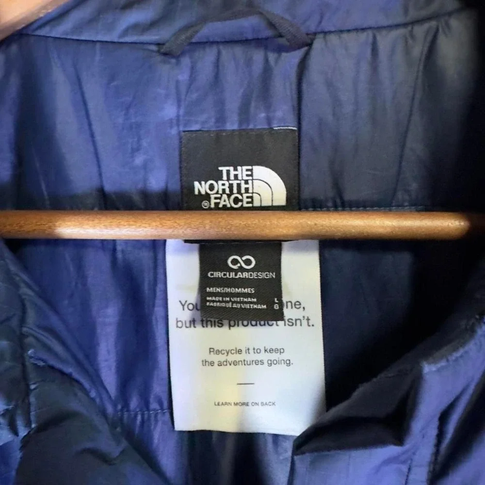 The North Face Men's Jacket Large Blue Circular Design‎